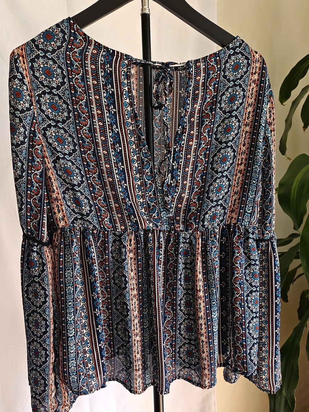 ​Cielo Boho Geometric Pattern Babydoll Blouse Size S Long Bell Sleeve Keyhole - Picture 3 of 12